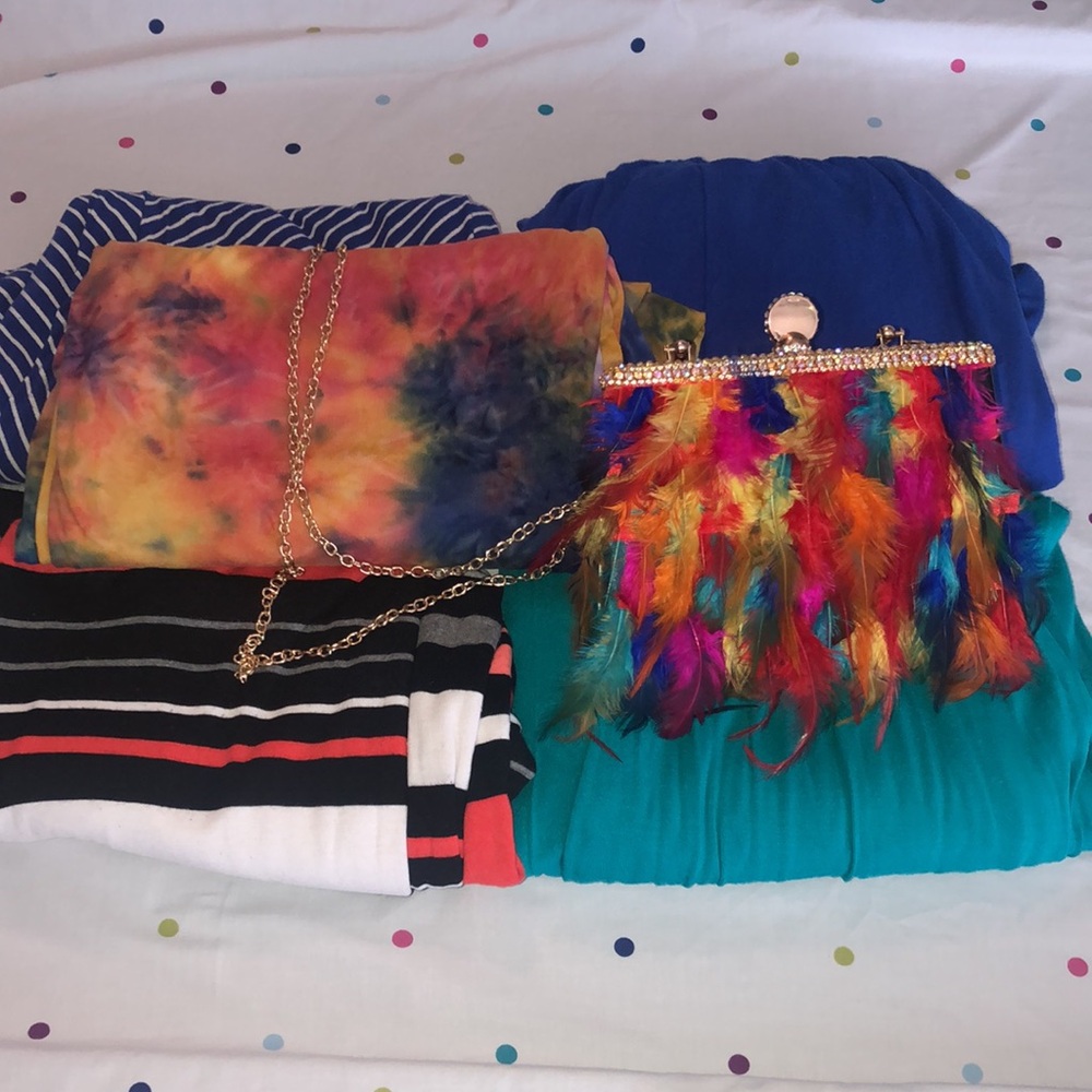 BUNDLED Summer DEAL
4-Sleeves-less Extra Long Maxi-Dress & 1 Handbag